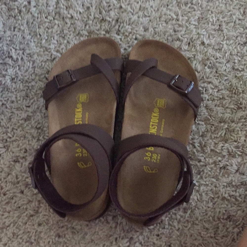 BRAND NEW NEVER WORN Yara Birkenstocks